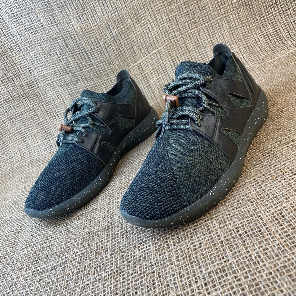 Earth Blaze Knit Leather Causal Comfort Sneaker Olive Size 8.5B